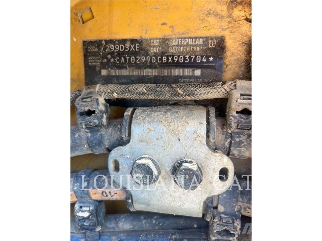 CAT 299D3 XE لوادر انزلاقية التوجيه