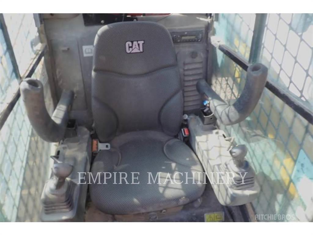 CAT 299D3 XECA لوادر انزلاقية التوجيه
