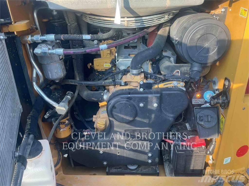 CAT 299D3XE لوادر انزلاقية التوجيه