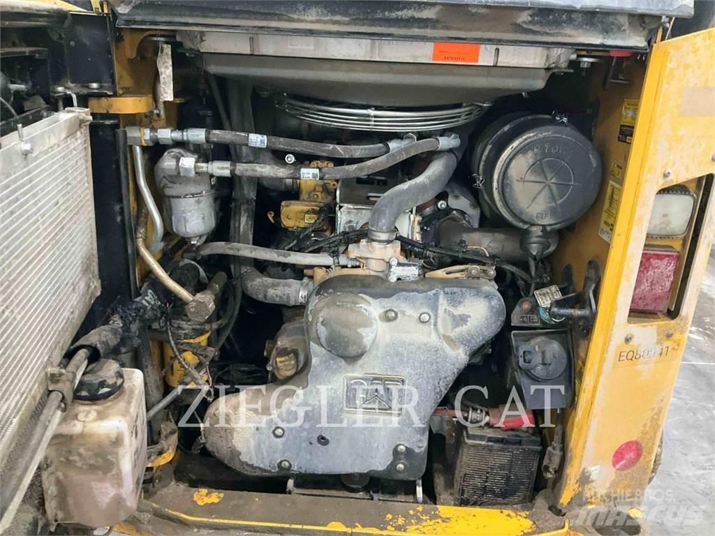 CAT 299D3XE لوادر زحافة