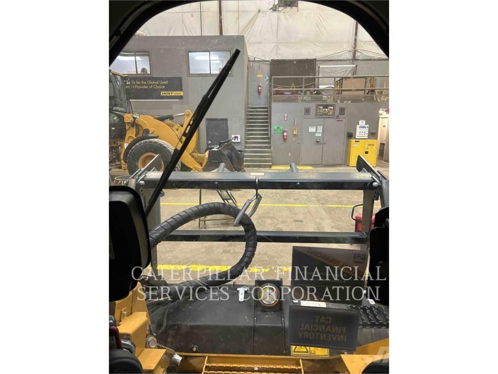 CAT 299D3XE لوادر زحافة