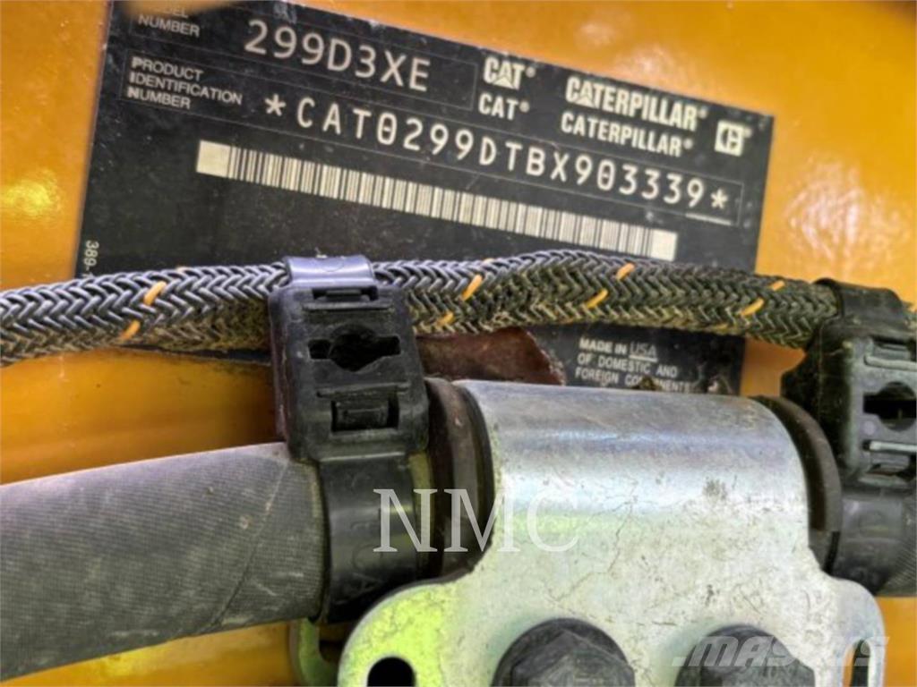 CAT 299D3XE لوادر زحافة