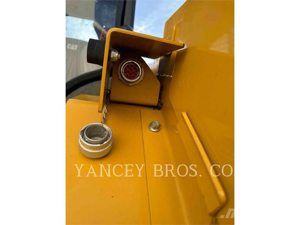 CAT 299D3XE لوادر زحافة