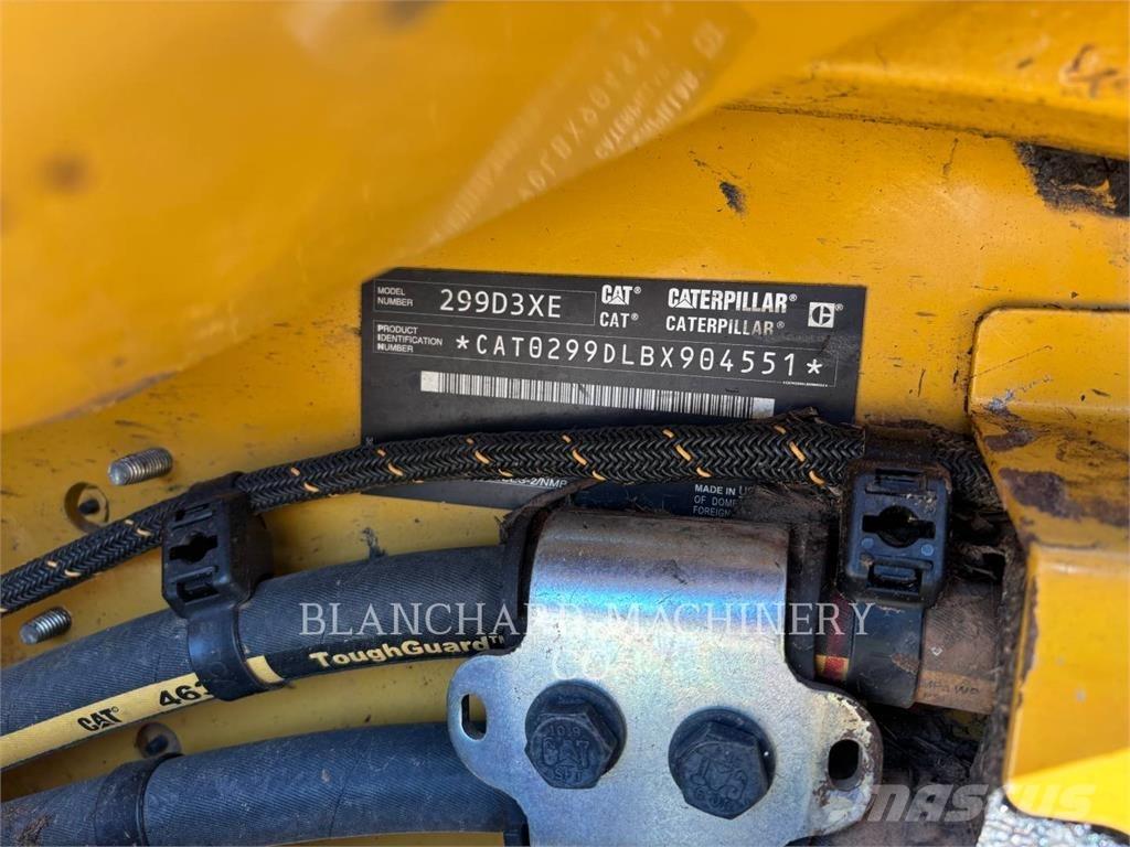 CAT 299D3XE لوادر زحافة