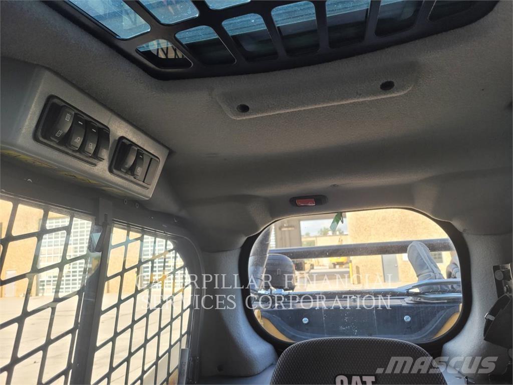 CAT 299D3XE لوادر زحافة