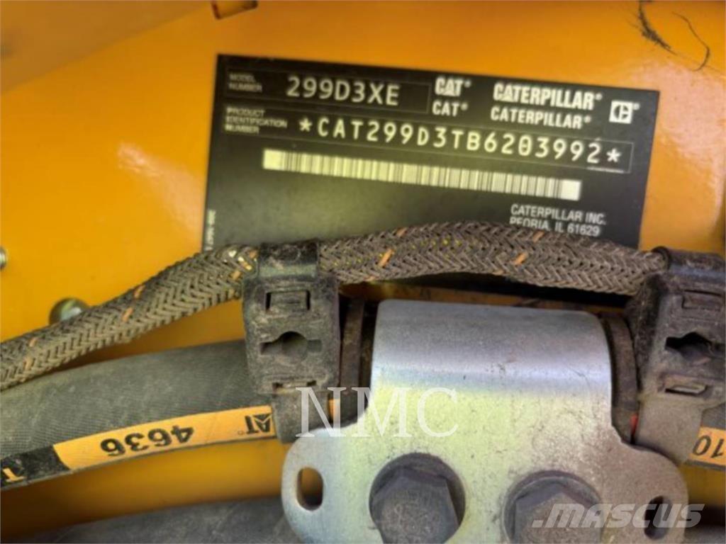 CAT 299D3XE لوادر زحافة
