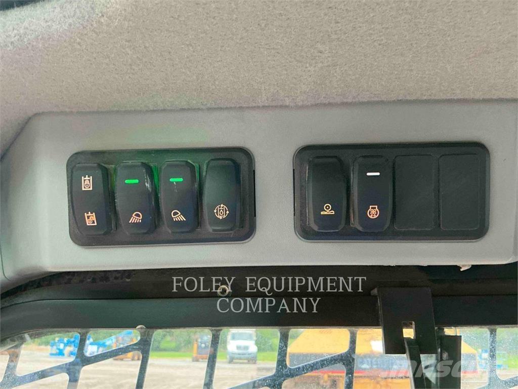 CAT 299D3XPS2C لوادر انزلاقية التوجيه