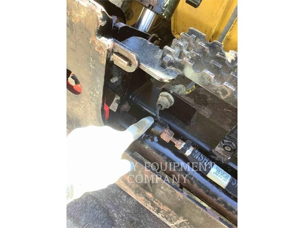 CAT 299D3XPS2C لوادر انزلاقية التوجيه
