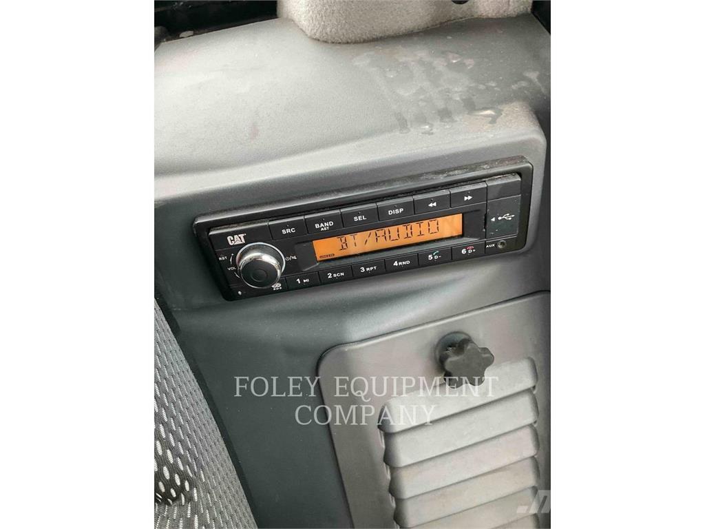 CAT 299D3XPS2C لوادر انزلاقية التوجيه