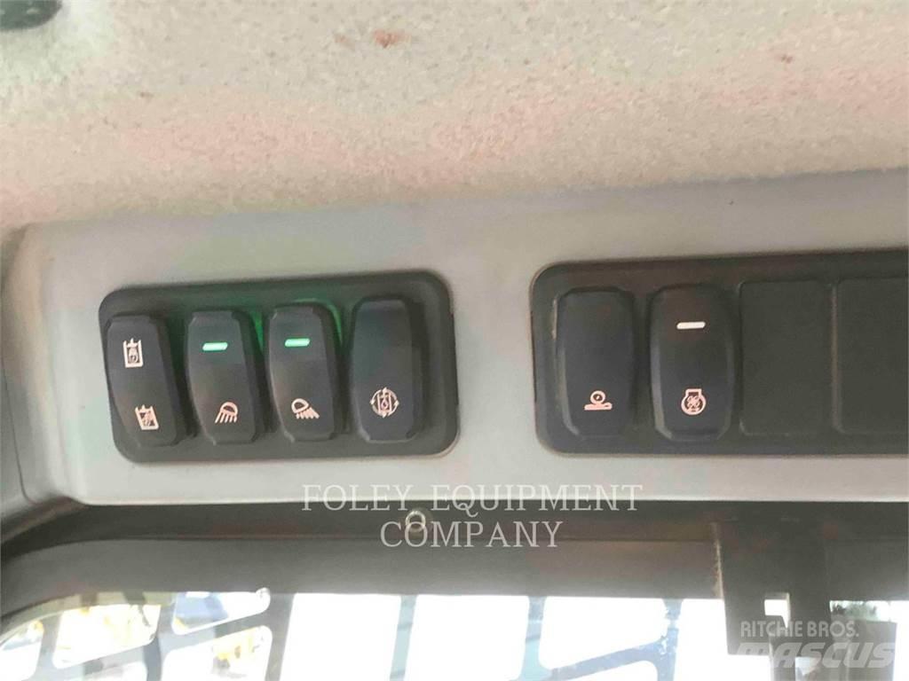 CAT 299D3XPS2C لوادر انزلاقية التوجيه