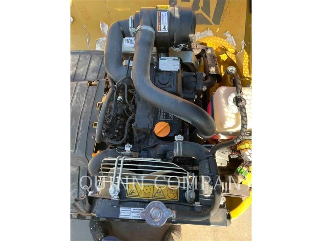 CAT 300.9D حفارات زحافة