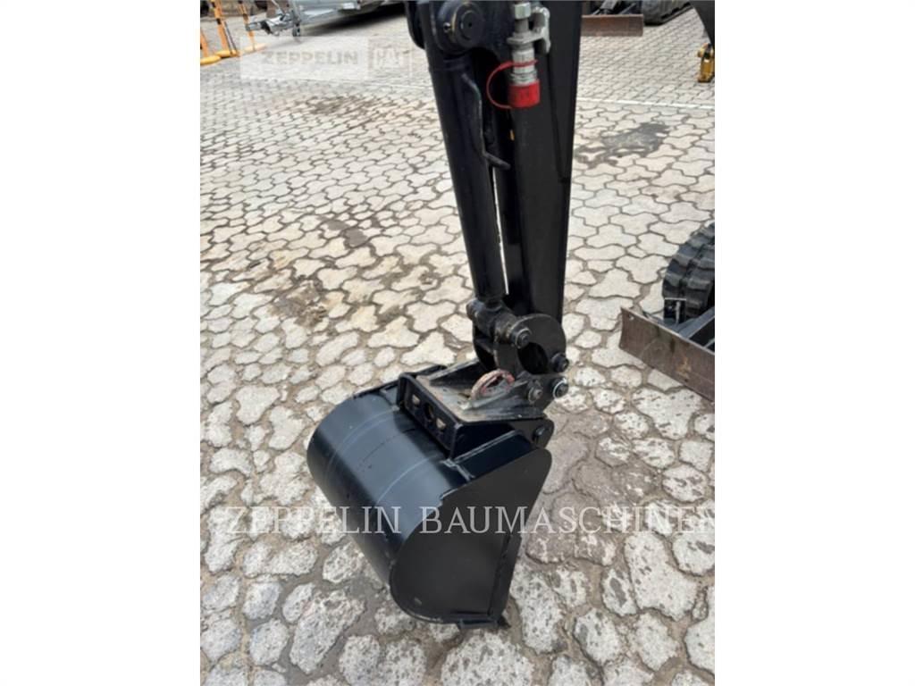 CAT 300.9D حفارات زحافة
