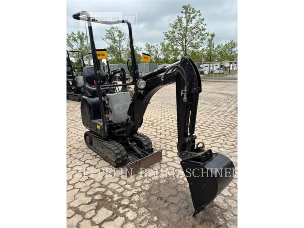 CAT 300.9D حفارات زحافة