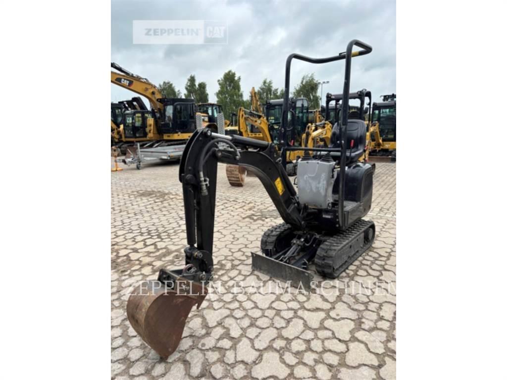 CAT 300.9D حفارات زحافة