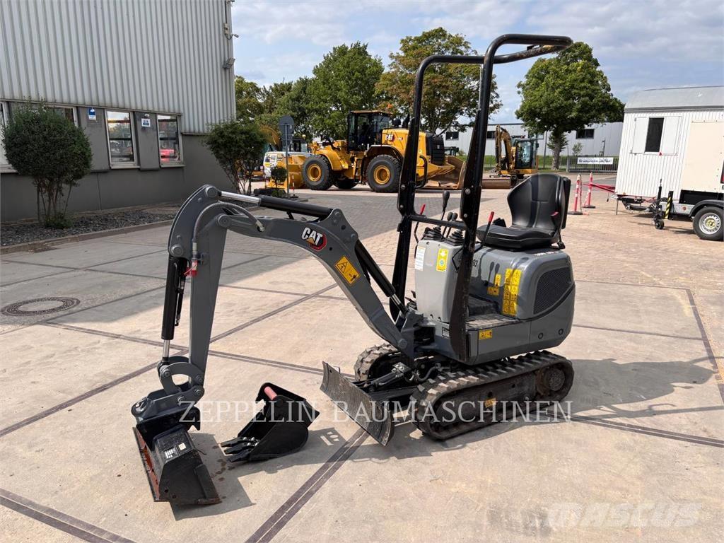 CAT 300.9D حفارات زحافة
