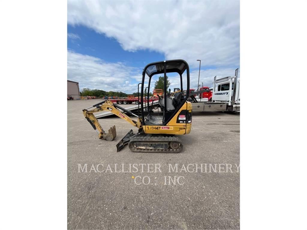 CAT 301.4C حفارات زحافة