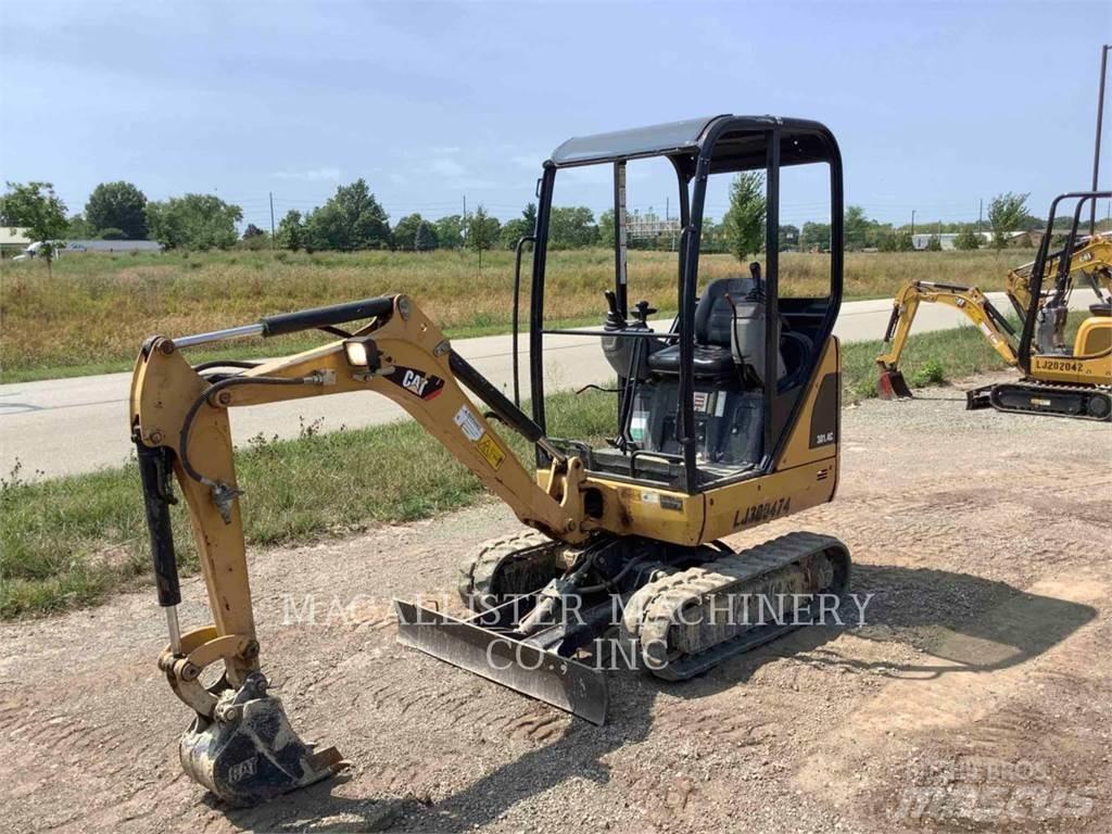 CAT 301.4C حفارات زحافة
