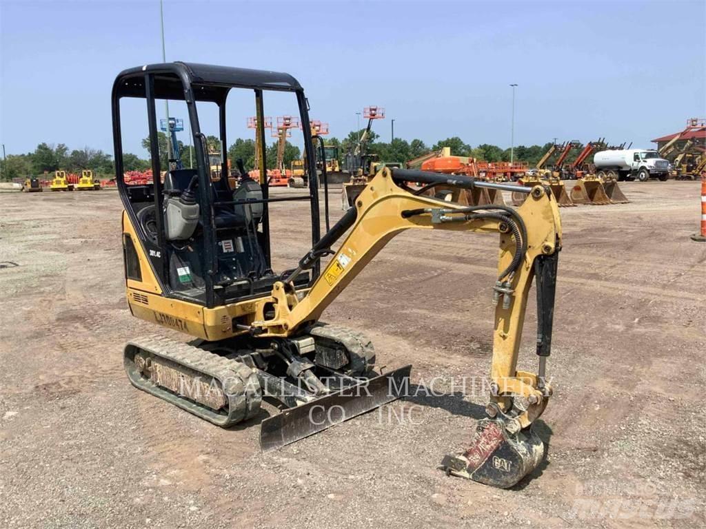 CAT 301.4C حفارات زحافة
