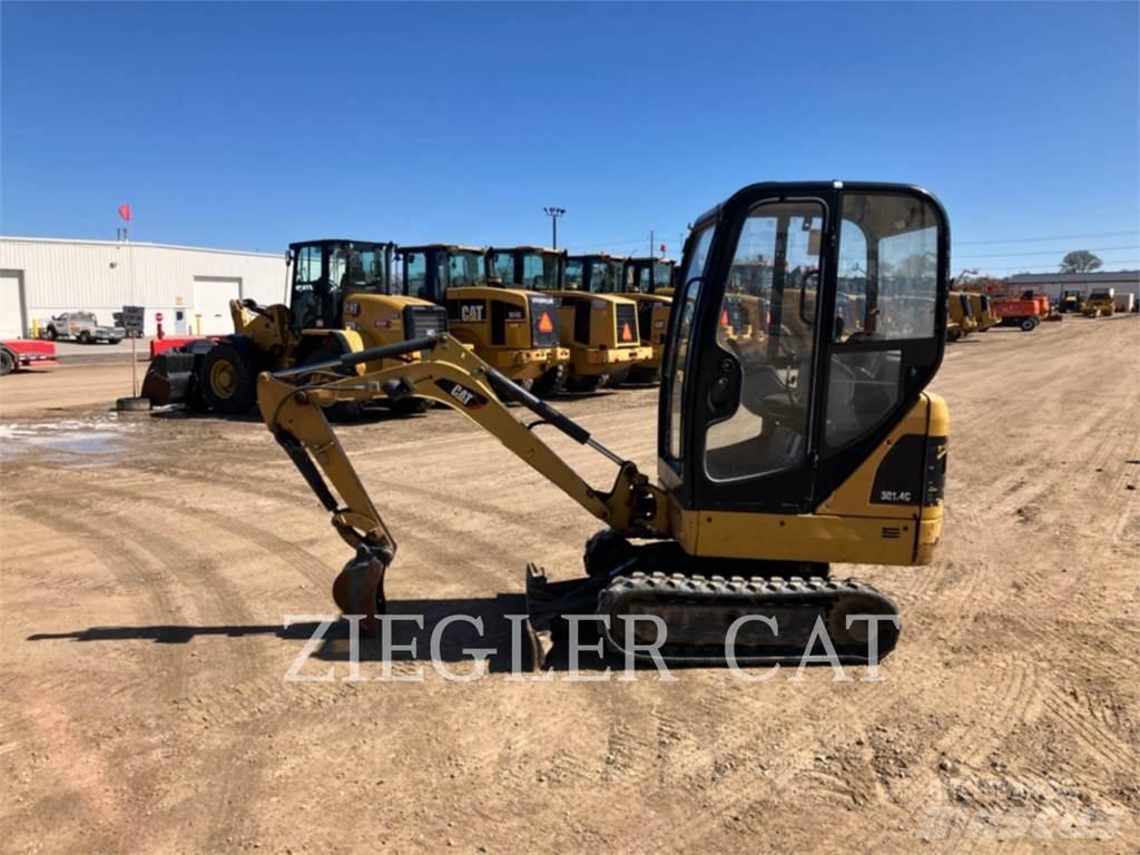 CAT 301.4C حفارات زحافة