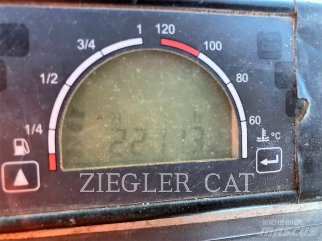 CAT 301.4C حفارات زحافة