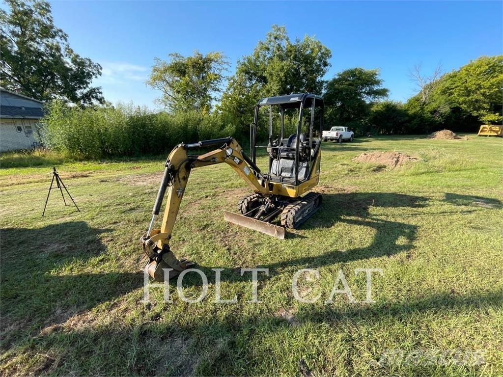 CAT 301.4C حفارات زحافة