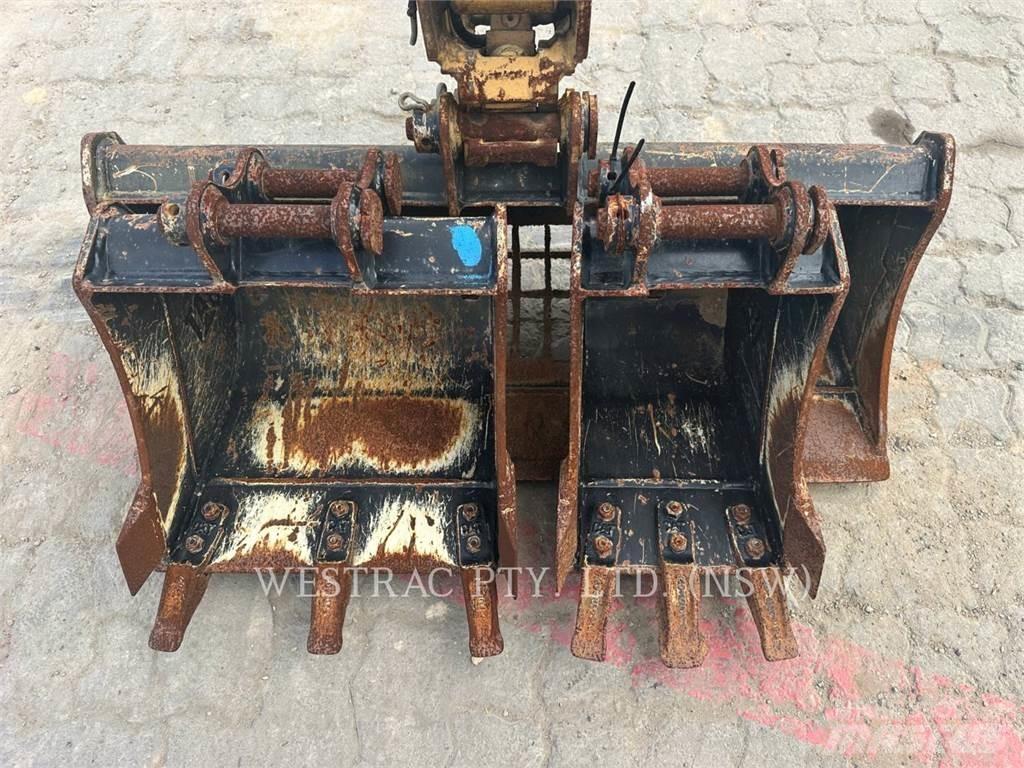CAT 301.5-05 حفارات زحافة