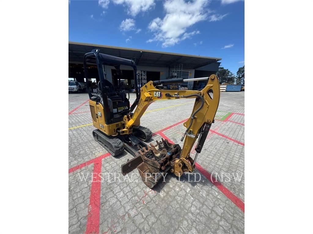 CAT 301.5-05 حفارات زحافة