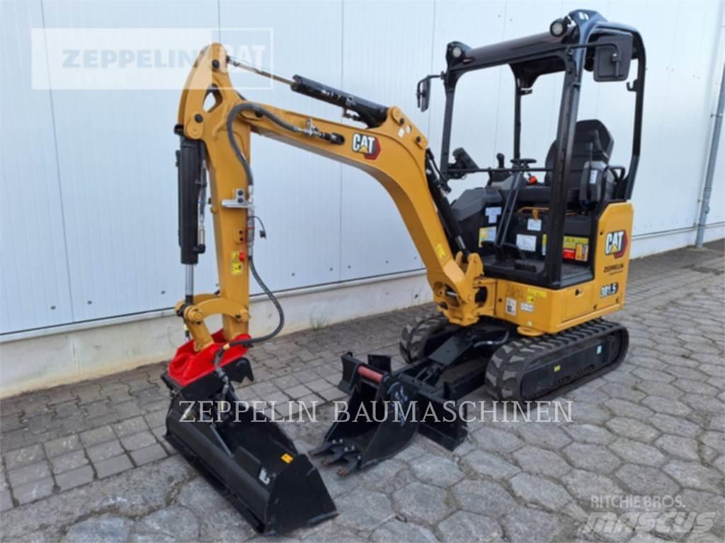 CAT 301.5-05A حفارات زحافة