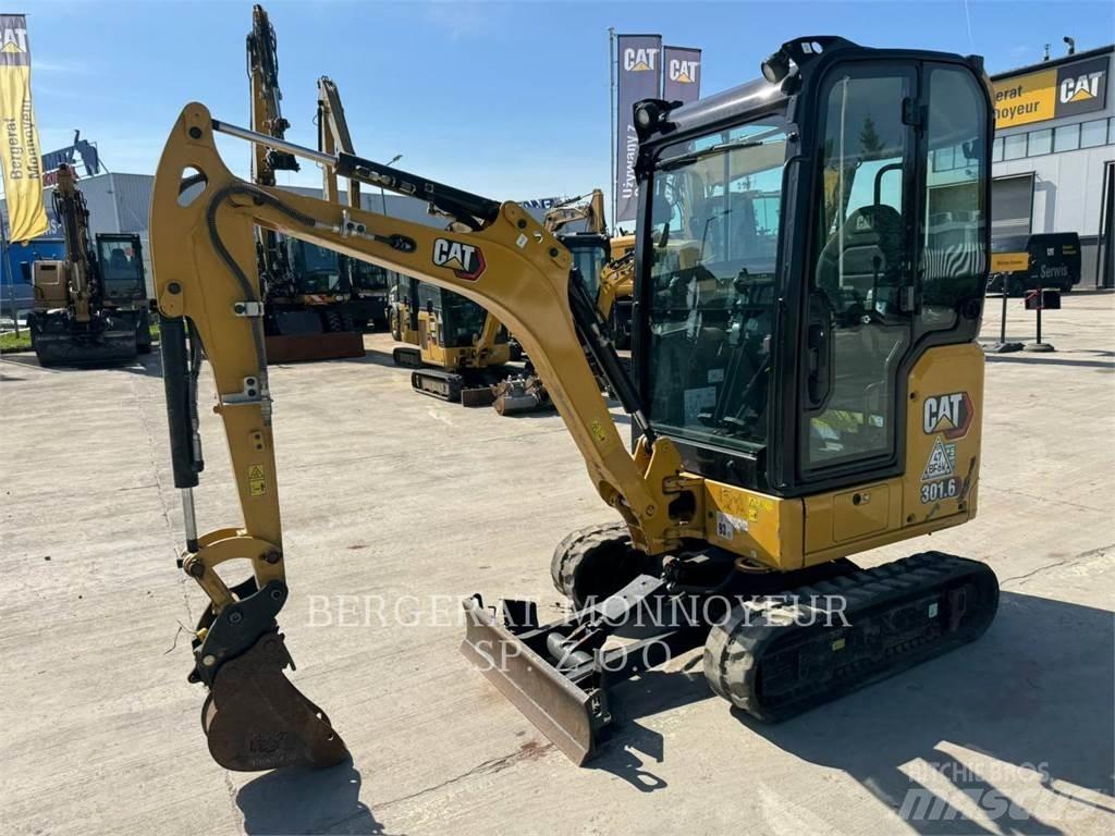 CAT 301.6 حفارات زحافة