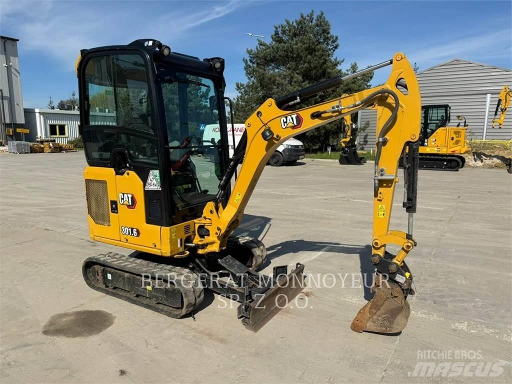 CAT 301.6 حفارات زحافة