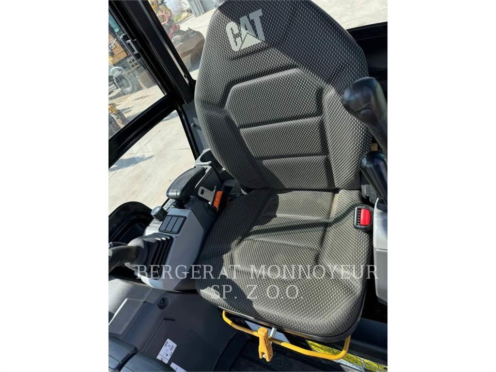 CAT 301.6 حفارات زحافة