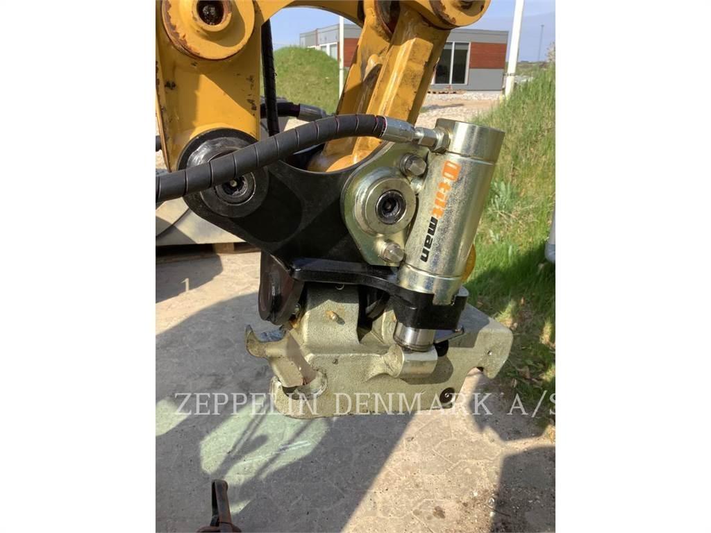CAT 301.6 حفارات زحافة