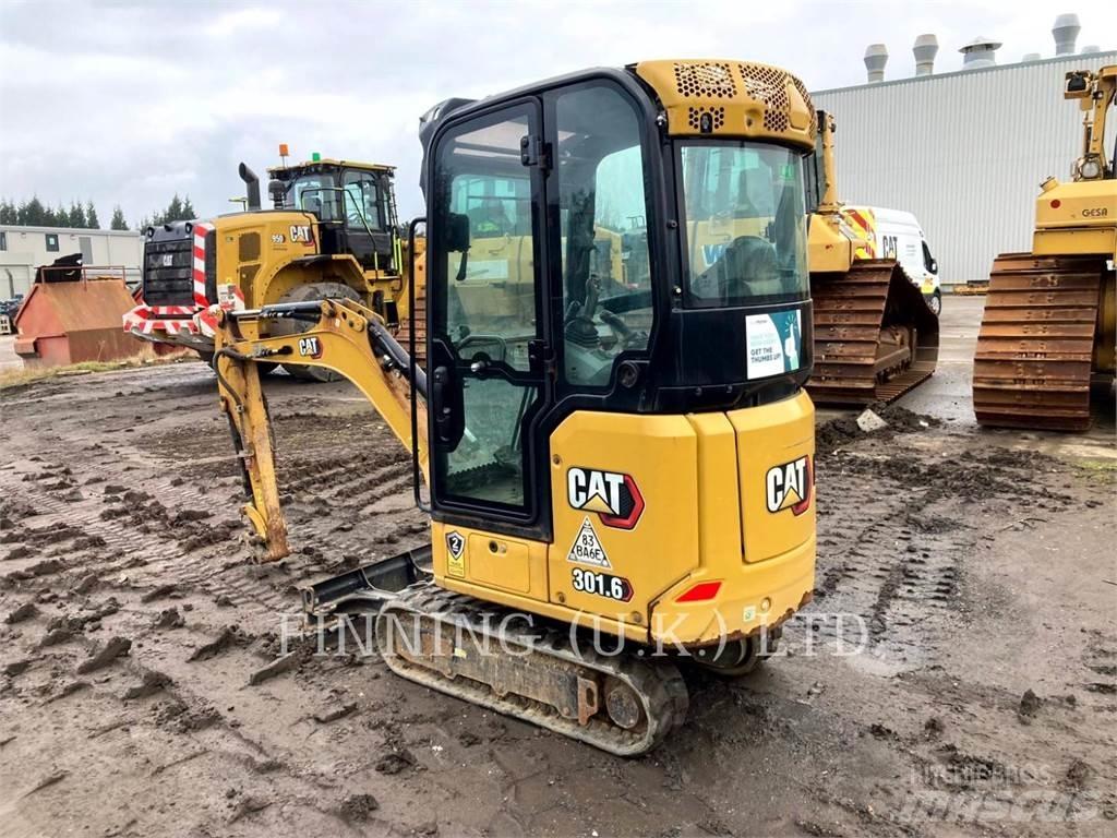 CAT 301.6 حفارات زحافة