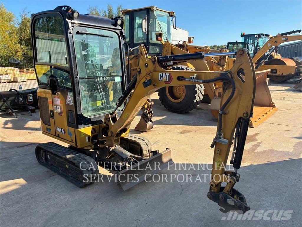 CAT 301.6 حفارات زحافة