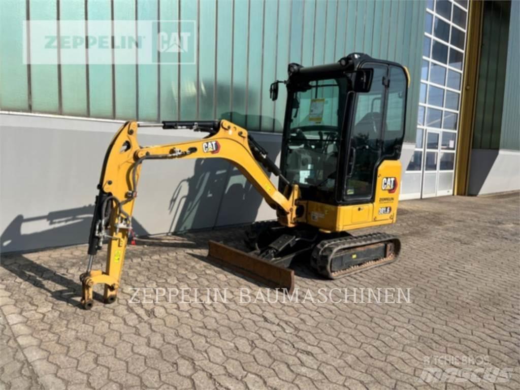 CAT 301.6-05A حفارات زحافة