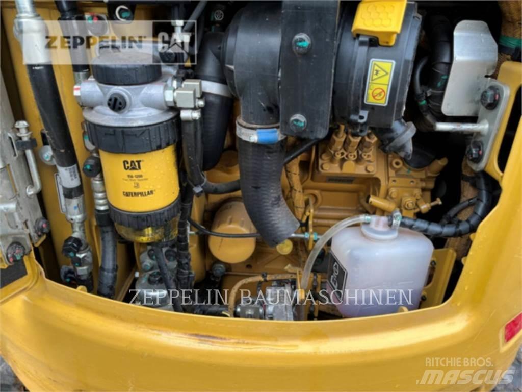 CAT 301.6-05A حفارات زحافة