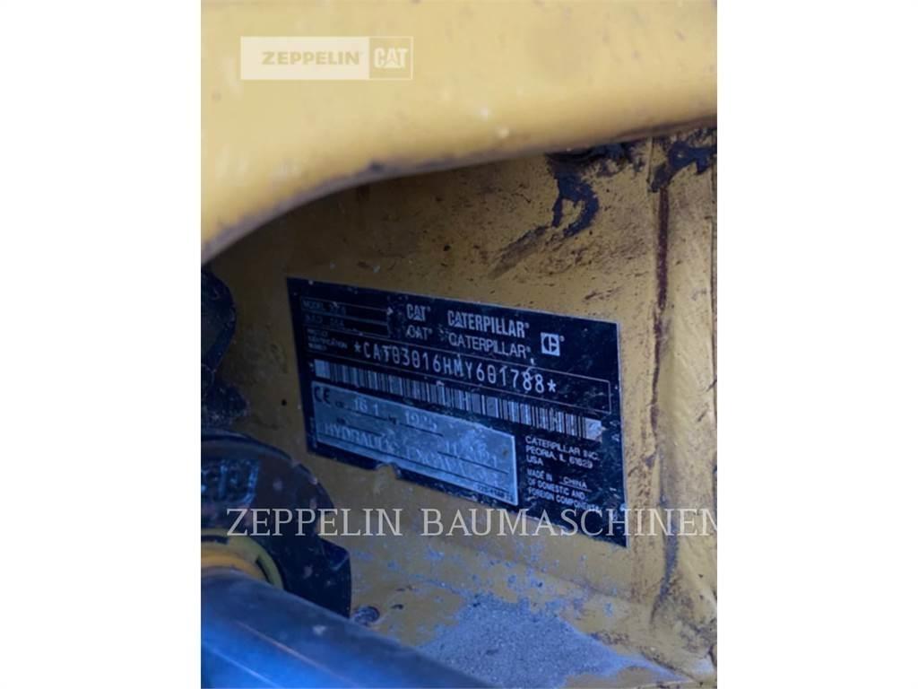 CAT 301.6-05A حفارات زحافة