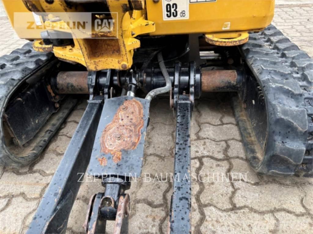 CAT 301.6-05A حفارات زحافة