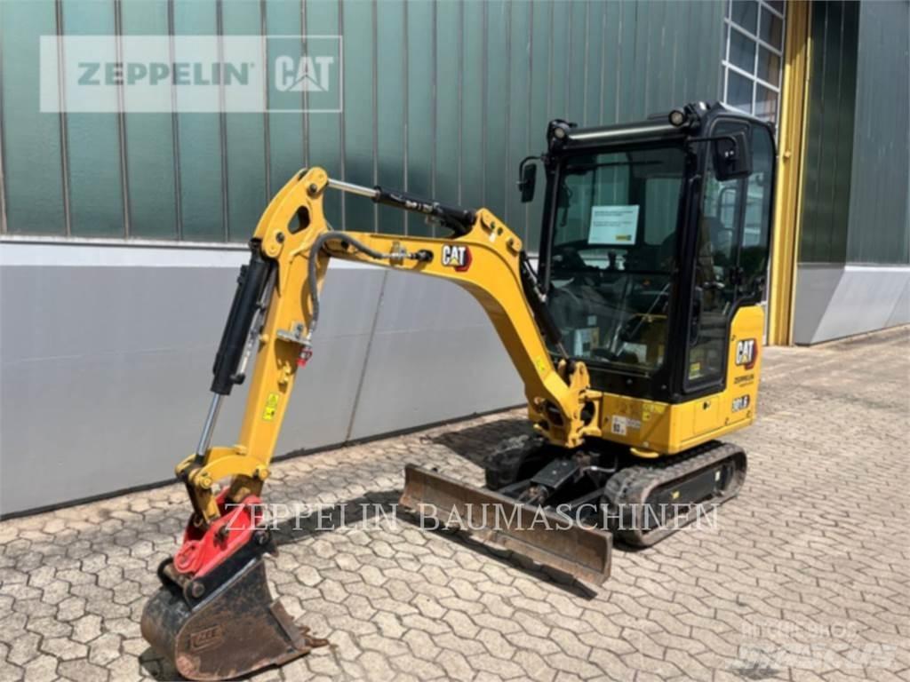 CAT 301.6-05A حفارات زحافة