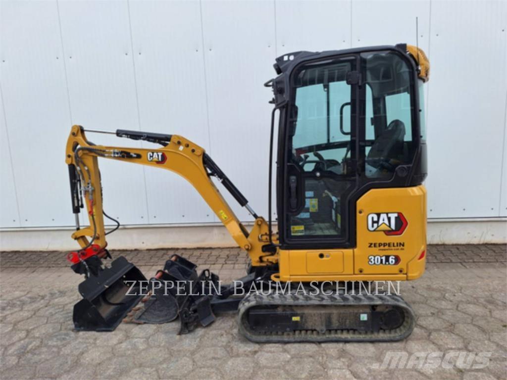 CAT 301.6-05A حفارات زحافة