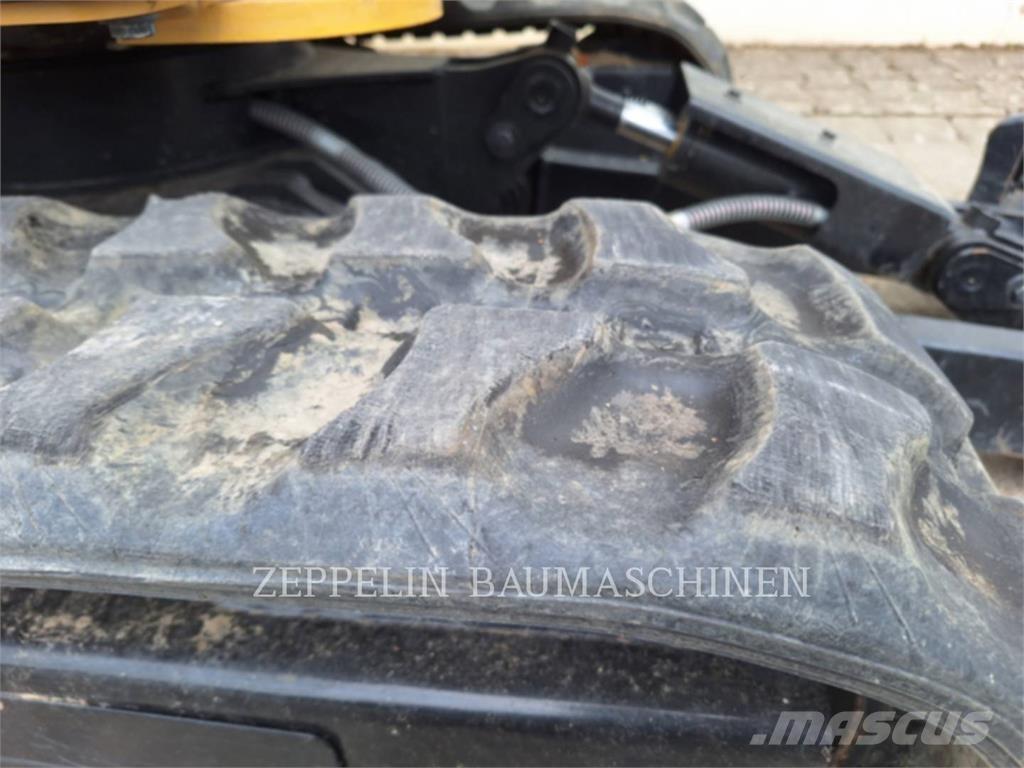 CAT 301.6-05A حفارات زحافة
