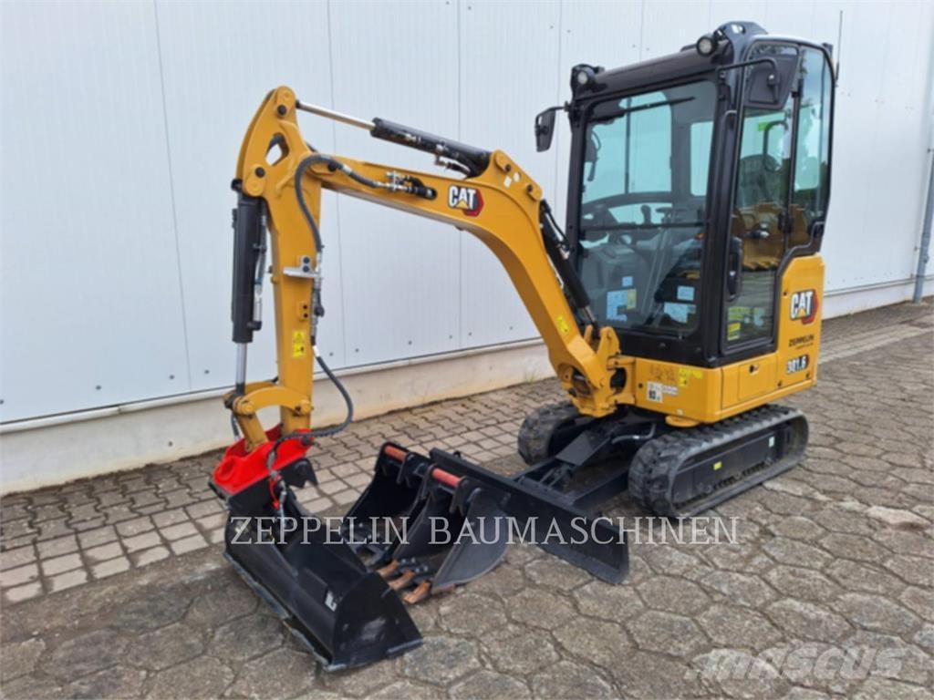 CAT 301.6-05A حفارات زحافة