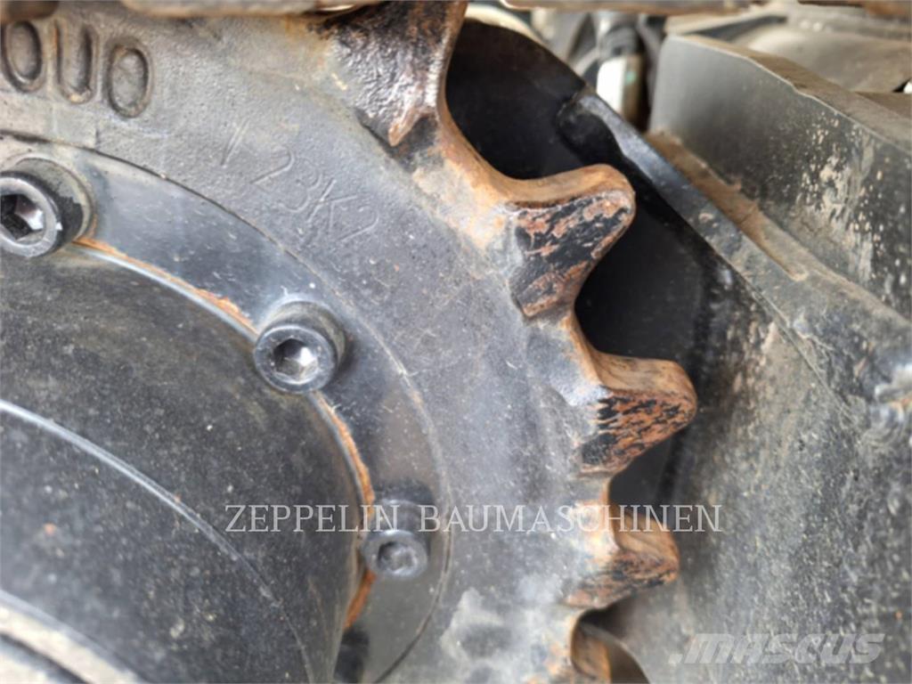 CAT 301.6-05A حفارات زحافة