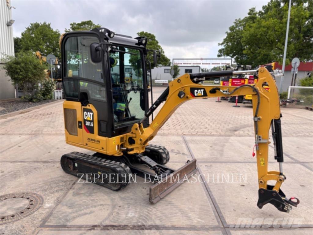 CAT 301.6-05A حفارات زحافة