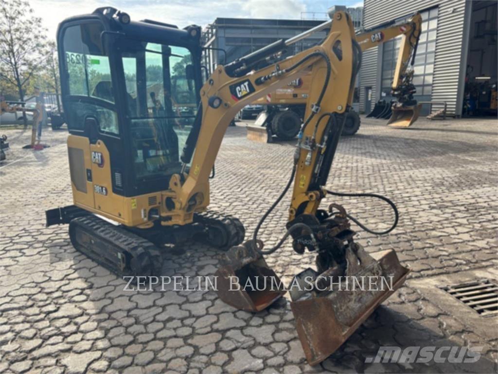 CAT 301.6-05A حفارات زحافة
