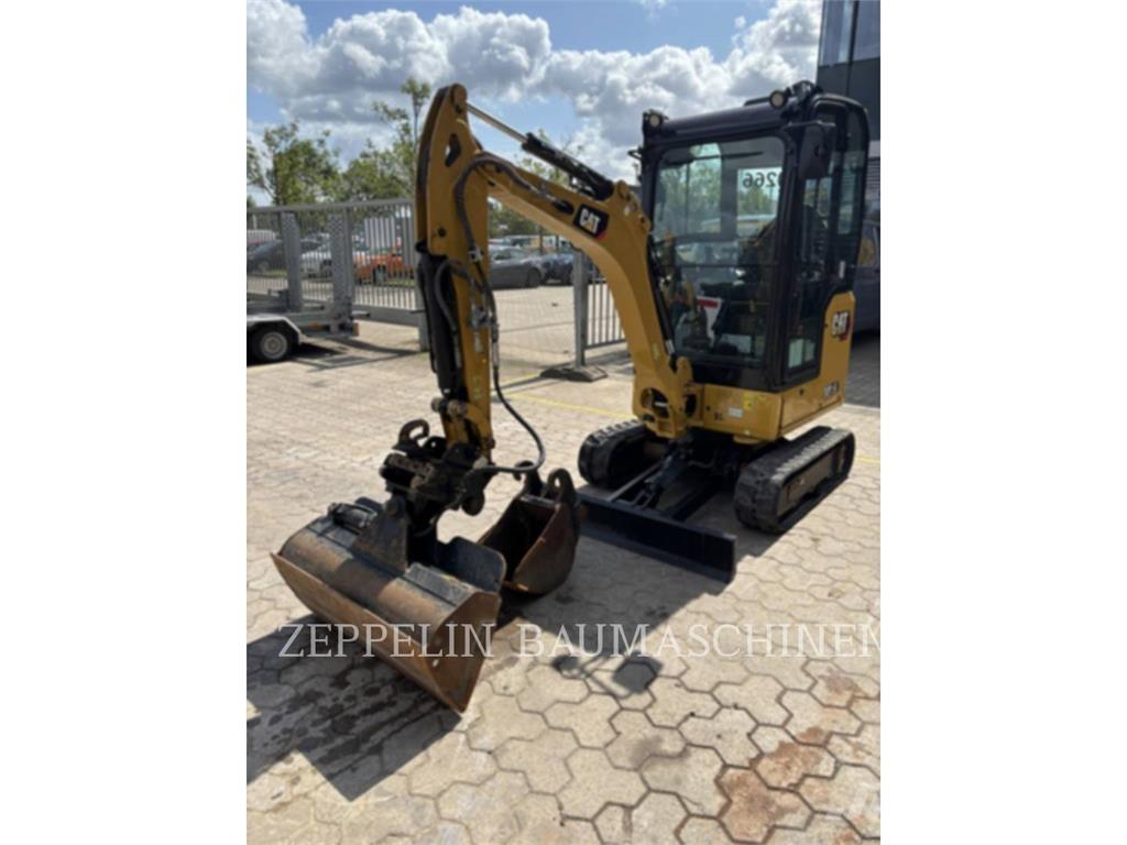 CAT 301.6-05A حفارات زحافة