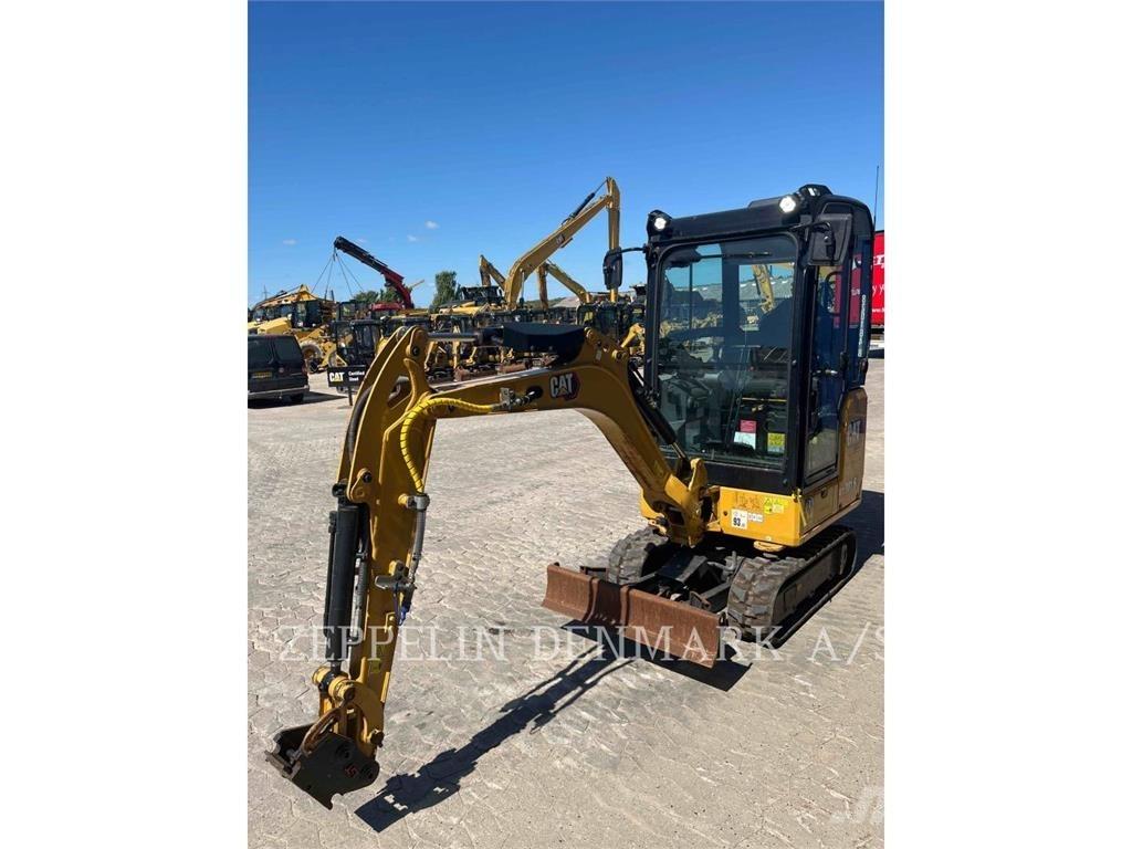 CAT 301.605 حفارات زحافة