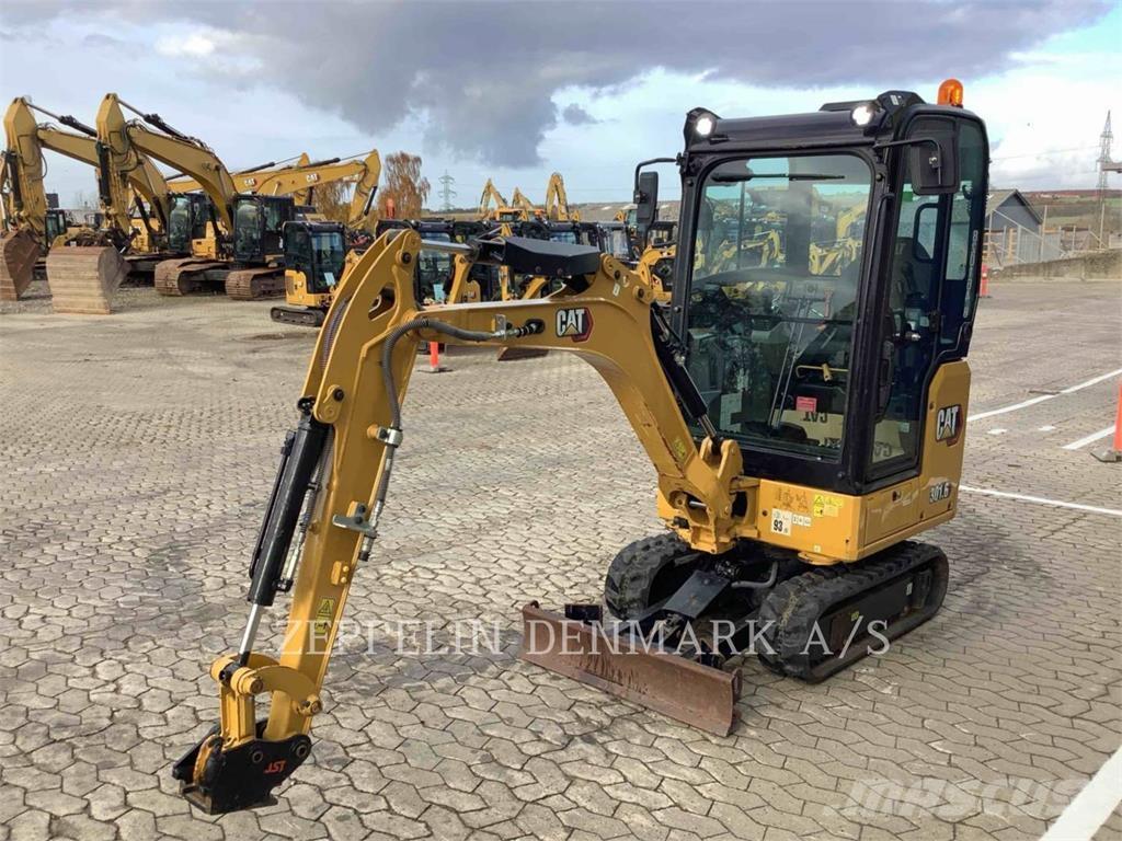 CAT 301.605 حفارات زحافة