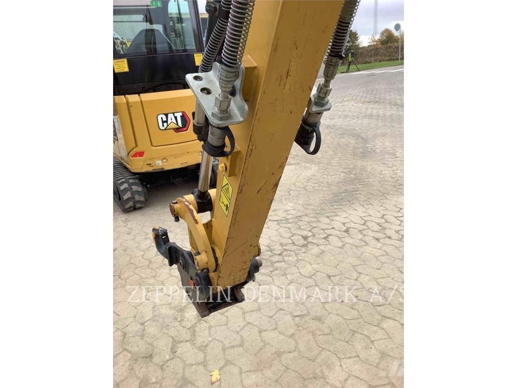CAT 301.605 حفارات زحافة