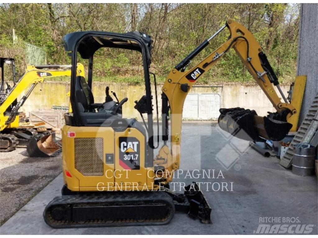 CAT 301.7 حفارات زحافة